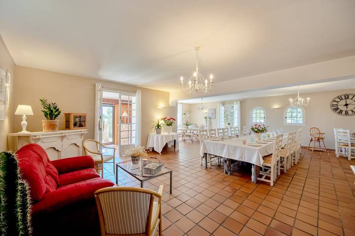 La Maison du Rouge Gorge - Maison climatisée avec piscine in Pontevès, Région de Brignoles