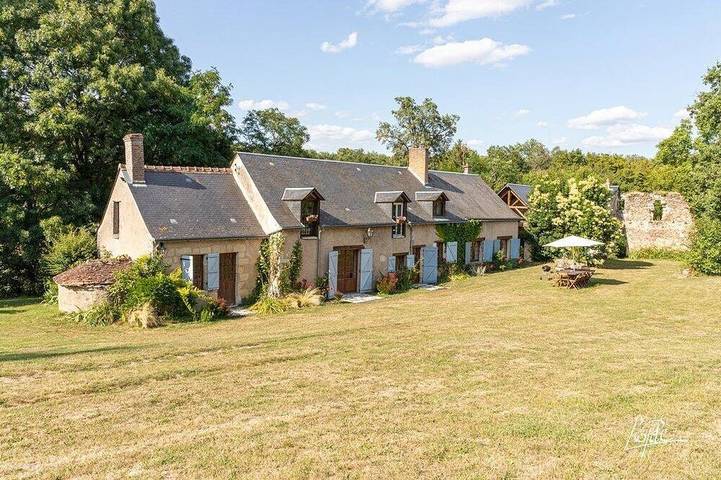 Location de vacances pour 16 personnes, avec Jardin à Pont-de-Ruan