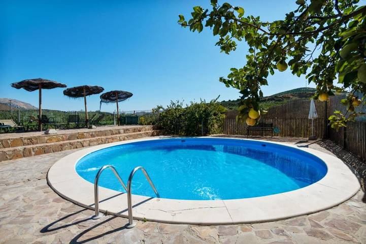 Casa rural para 11 personas, con balcón además de piscina y jardín en Carcabuey - 4