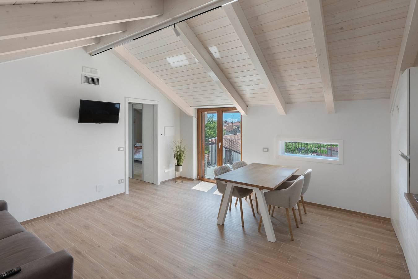 Ganze Wohnung, Gesamte Residenz mit 3 Apartments, Bergblick, Wlan und Klimaanlage in Pianillo, Agerola