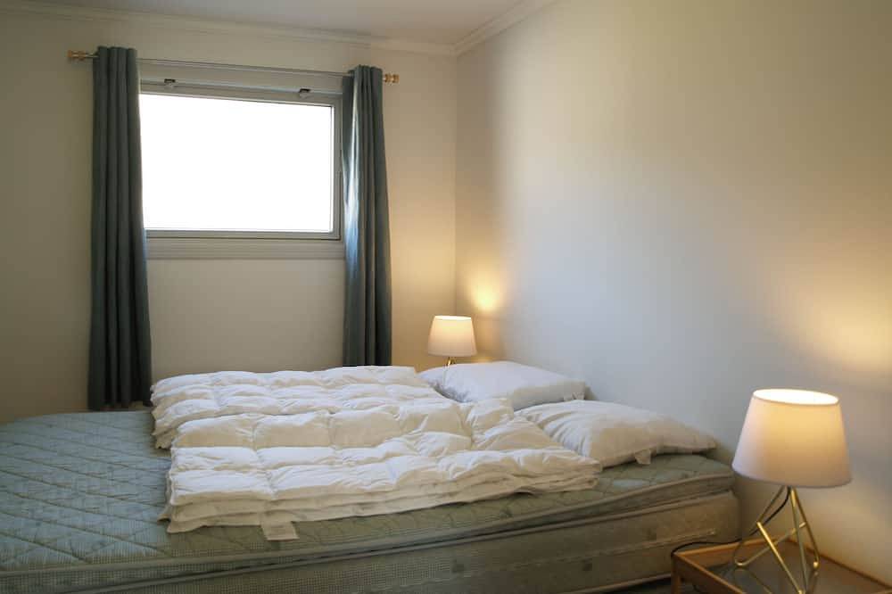 5 bedrooms, large apartment on farm, nice view and nature in Herand, Hardangerfjord