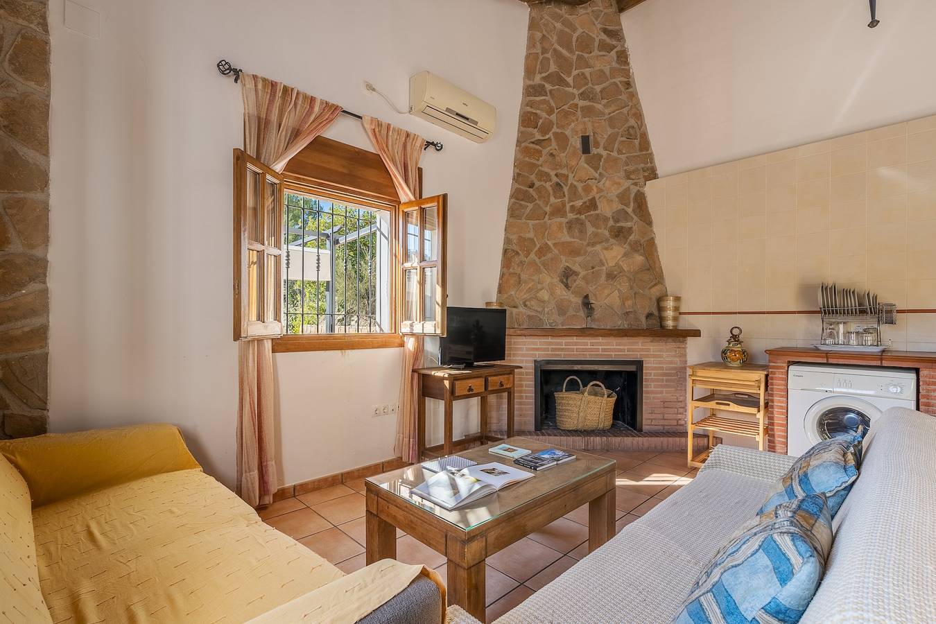 Finca 'La Era Vivienda Turística' mit Bergblick, Wi-Fi und Klimaanlage in Castril, Geoparque de Granada