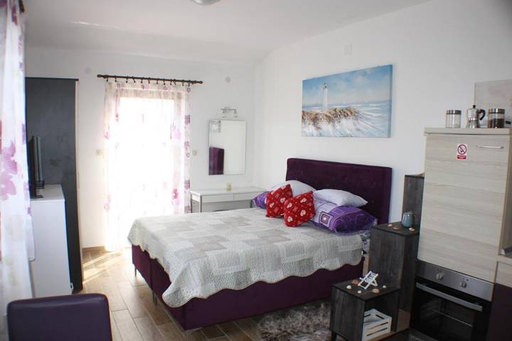 Location de vacances pour 2 personnes, avec jardin et vue, animaux acceptés à Ville de Zadar