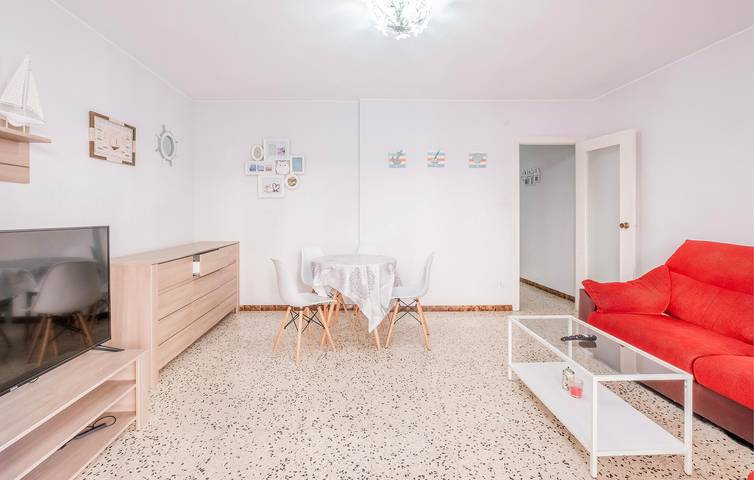 Apartamento vacacional entero, Acogedor Apartamento Vacacional de 92m² cerca de Cala del Cementiri in La Ametlla de Mar, Costa Dorada