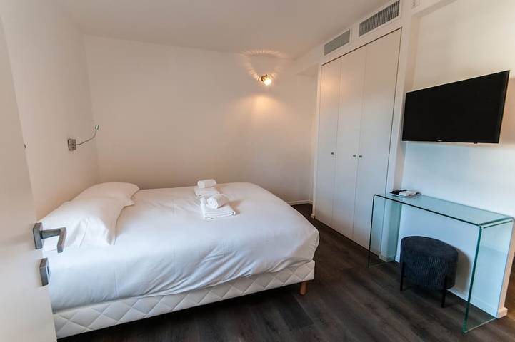 Gîte pour 6 personnes, avec sauna et jardin ainsi que piscine et jacuzzi dans Plage de Fautea - 4