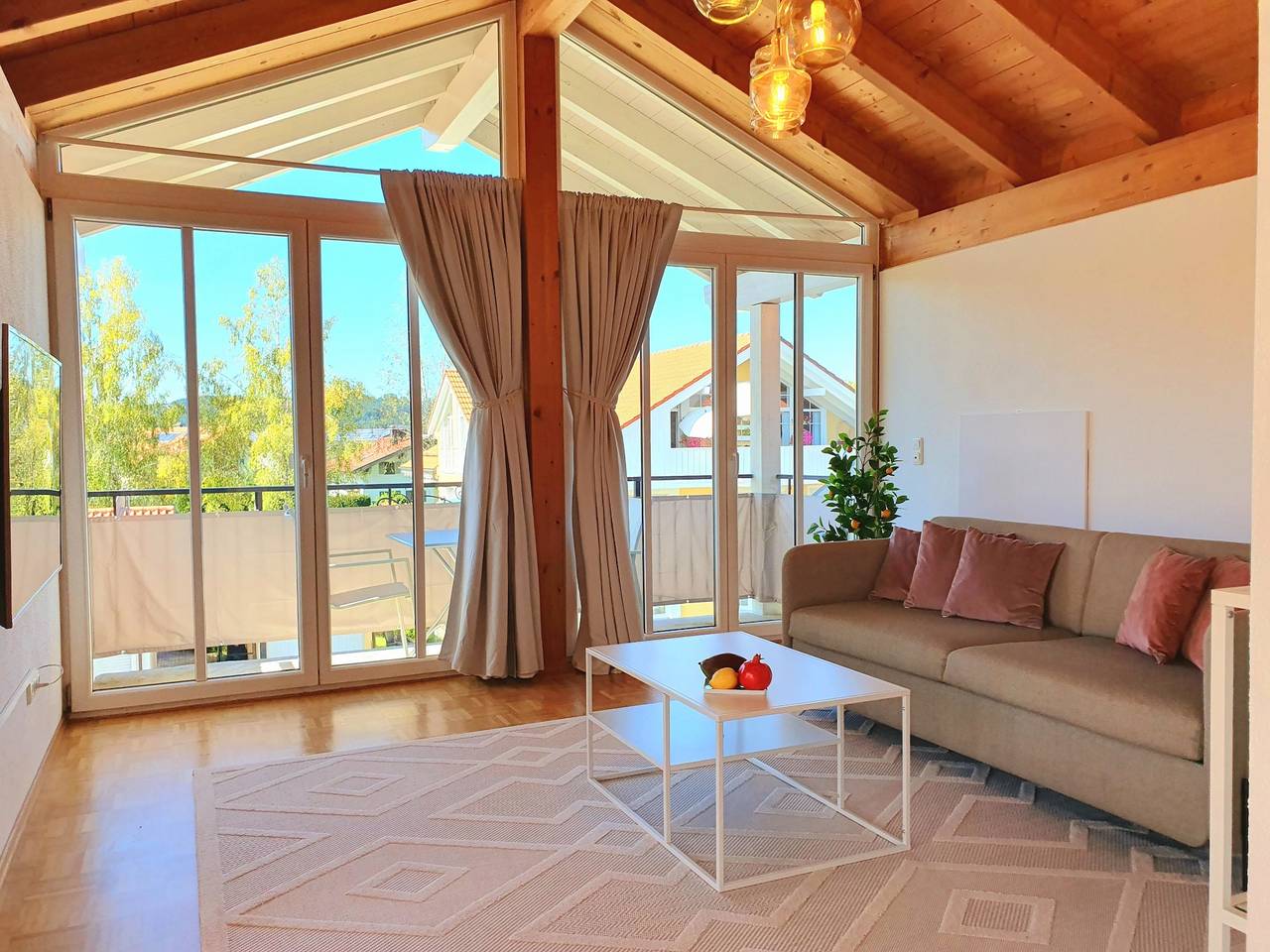 Ganze Ferienwohnung, Ferienwohnung Schall - Erholung mit Bergblick und Chiemseenähe - Neu in Bernau - Ferienwohnung Schall mit 2 Balkonen auf 75m² in Bernau am Chiemsee, Chiemsee