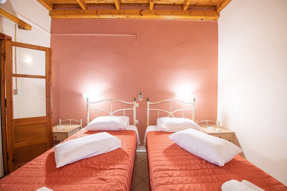 Ganze Wohnung, Rainbow apartment B, Pelekas beach, 40 meters from the sea in Pelekas, Griechenland