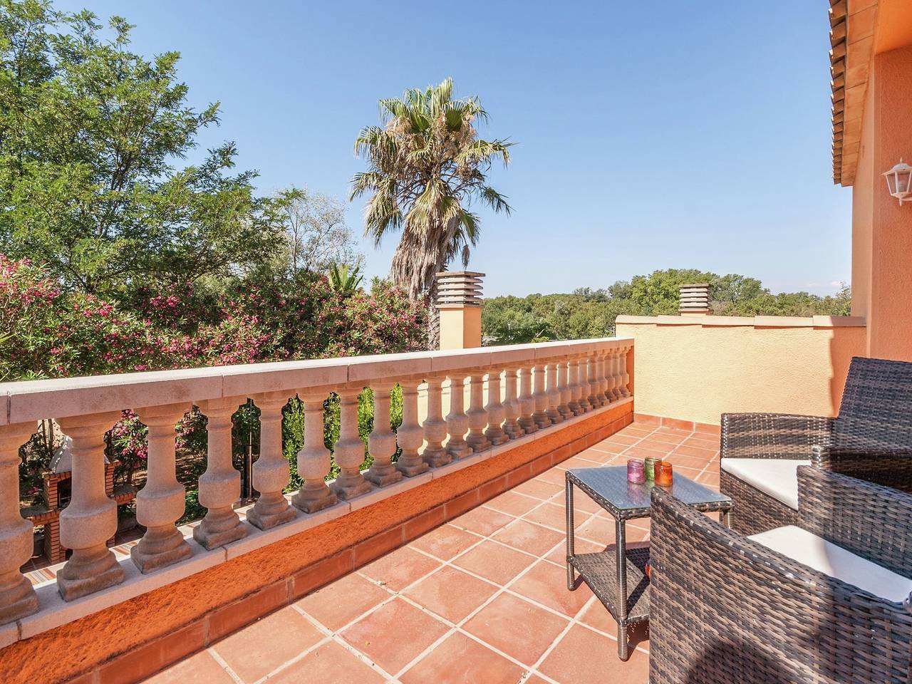 Entspannende Villa nur wenige Schritte vom Strand entfernt in Sant Pere Pescador, Oberampurien