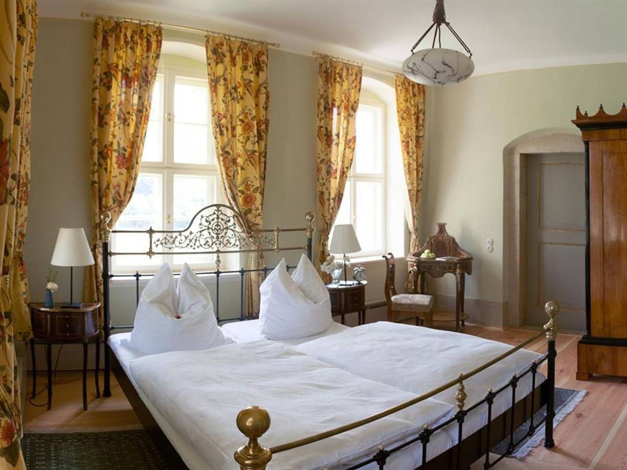 Ganze Ferienwohnung, Herrenhaus Orangella - Ferienwohnung mit Elbblick, 1 Schlafraum in Wehlen, Elbsandsteingebirge