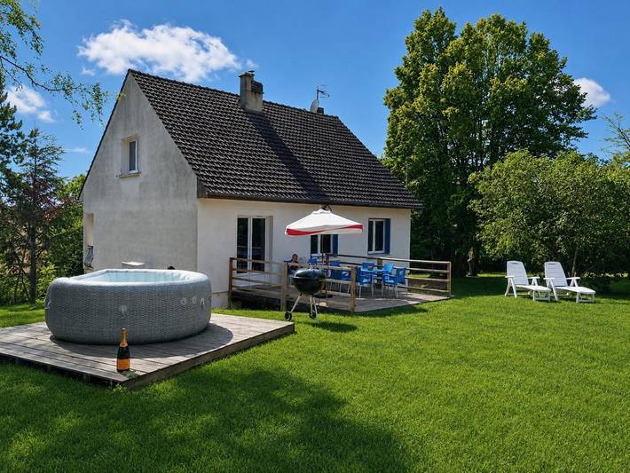 Maison de vacances pour 10 personnes, avec Balcon et Jacuzzi ainsi que Terrasse et Jardin
