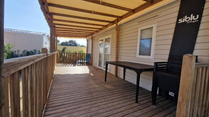 Camping pour 8 personnes, avec jardin et jacuzzi ainsi que piscine et bassin pour enfant, animaux acceptés à Canet-en-Roussillon - 2