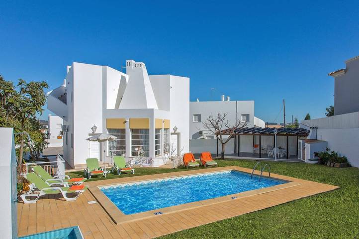 Villa voor 6 personen, met tuin in Olhos de Água