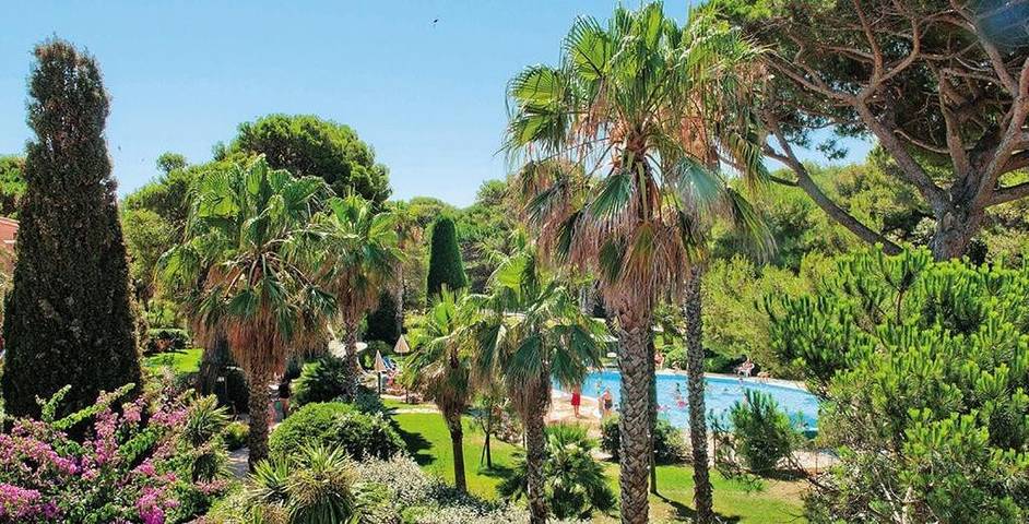 Appart’hôtel pour 5 personnes, avec jardin ainsi que piscine et jacuzzi