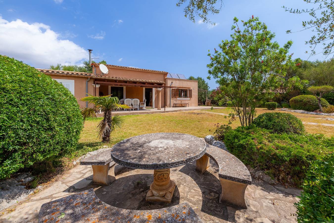 Villa "Can Me Sents" con gran jardín y piscina in Pollença, Mallorca Norte