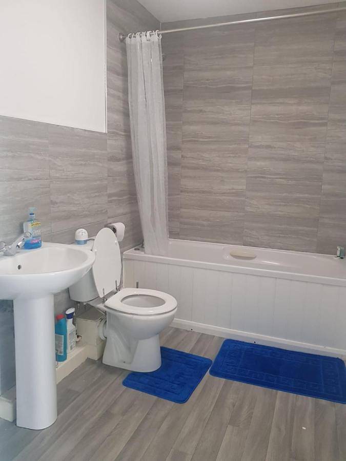 Entire apartment, Cherry Tree, Centrally Located Warrington Town Centre in Warrington, Cheshire