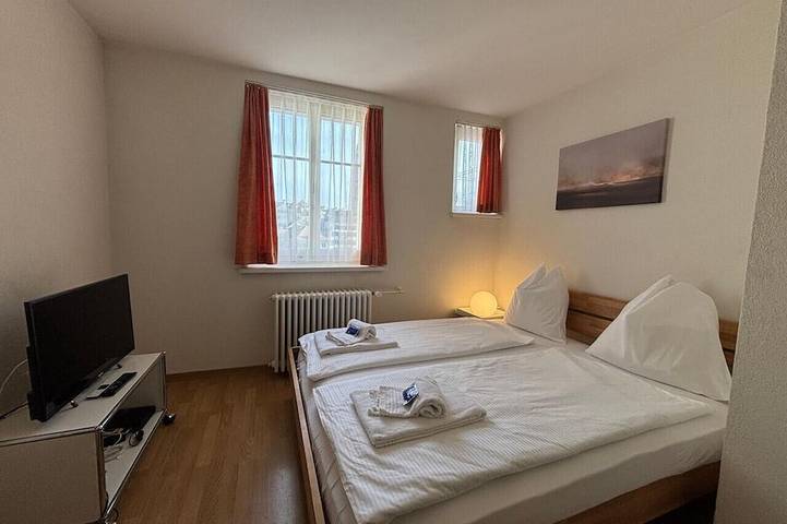 Ganze Wohnung, Studio at famous Storchengasse (Stork 45) in Zürich, Bezirk Zürich