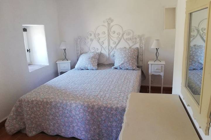Location de vacances pour 2 personnes, avec jardin et terrasse à Saint-André-de-Roquepertuis - 2