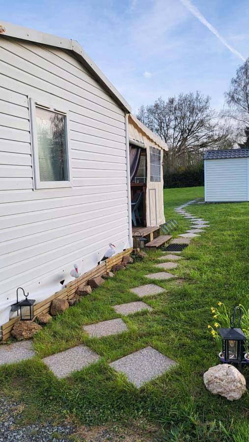 Gîte pour 4 personnes, avec terrasse ainsi que vue et jardin à Chambellay - 4