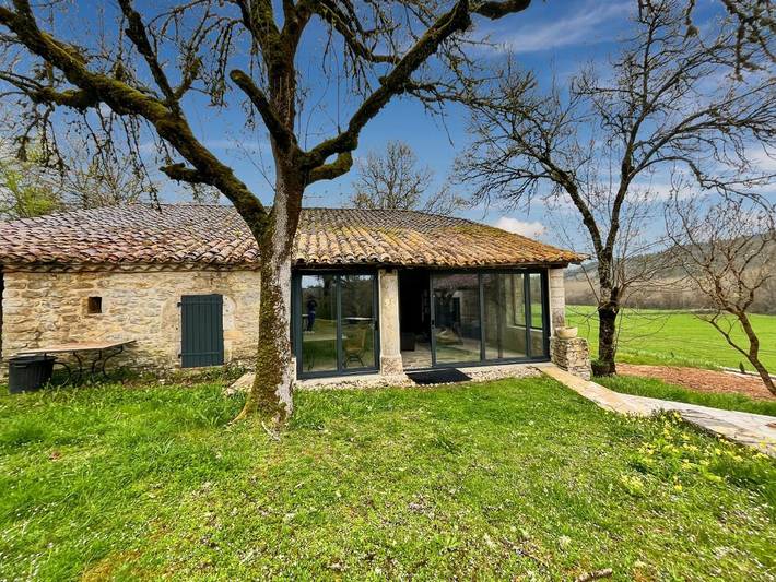 Location de vacances pour 8 personnes, avec Jacuzzi et Terrasse ainsi que Jardin et Piscine à Bélaye - 2