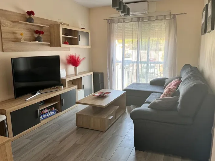 Casa de vacaciones para 7 personas, con piscina además de vistas y jardín - 1