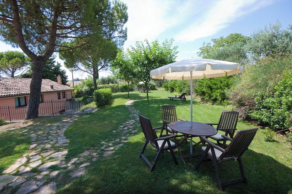 Beautiful resort 3km from the sea in Adriatic Coast Marken