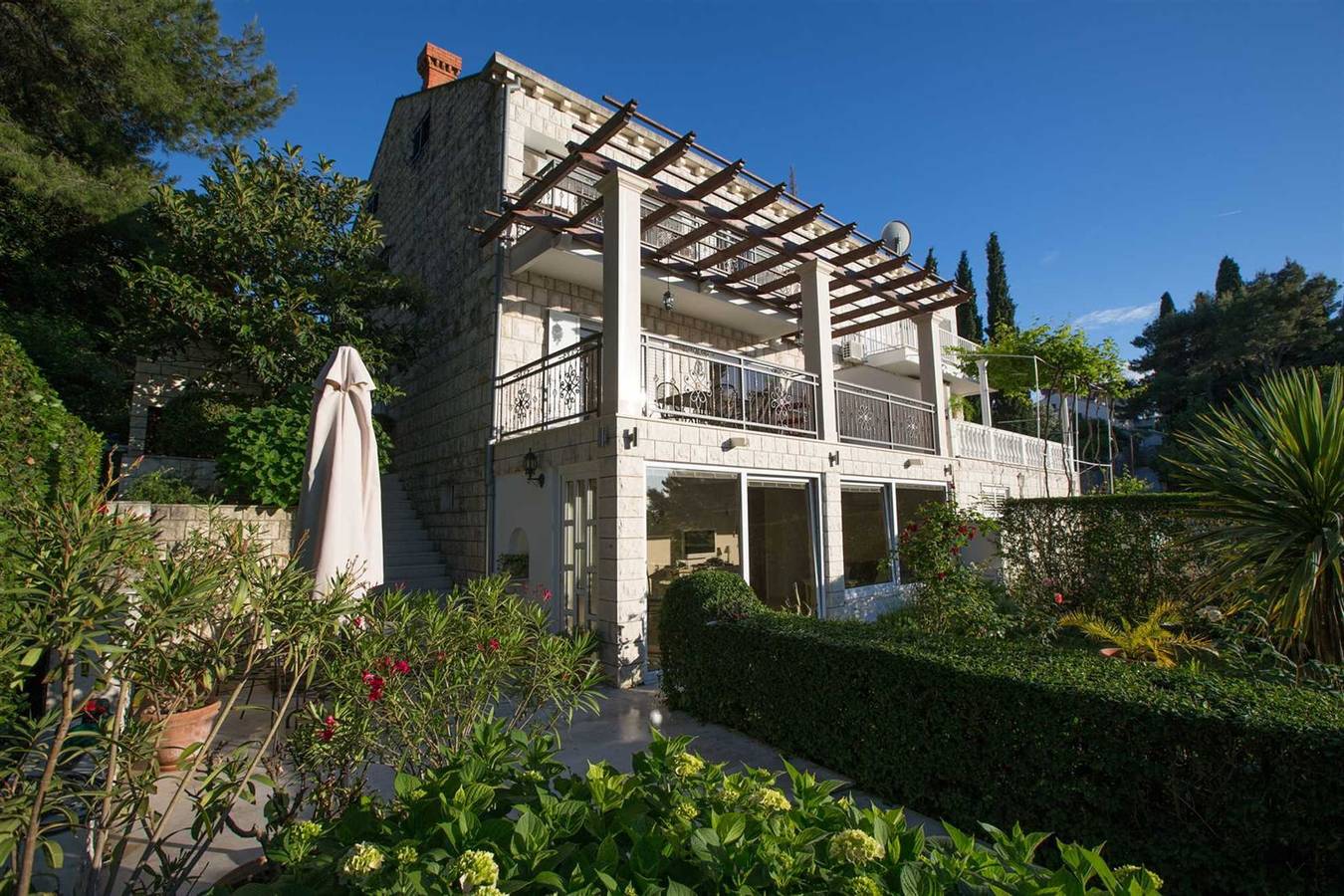 Villa White Jade with Swimming Pool in Cavtat, Cavtat (Dalmatia)