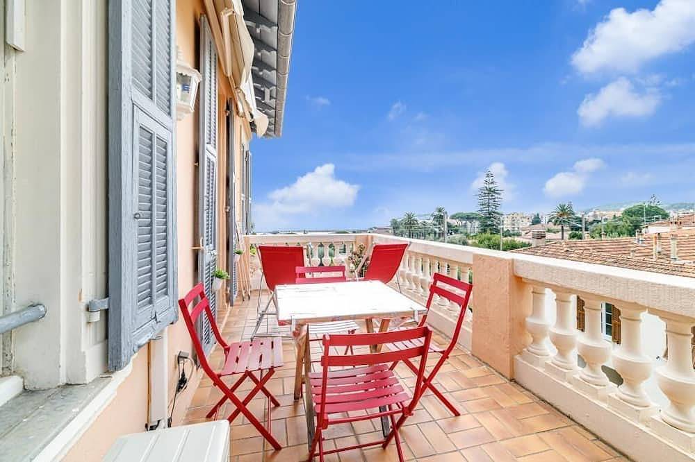 Entire apartment, La Terrase de Bracco in Beaulieu-sur-Mer, Nice region