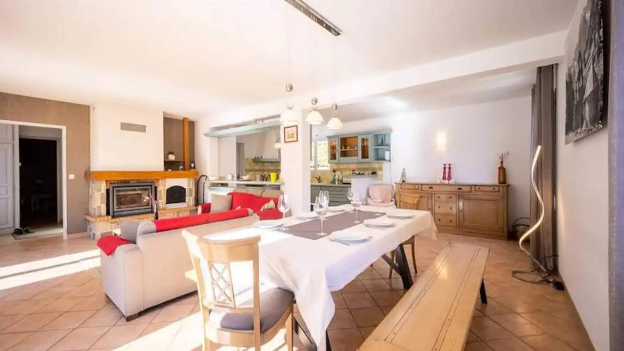 Appartement de vacances entier, Appartement de vacances pour 11 personnes avec balcon in Génos, Pyrénées