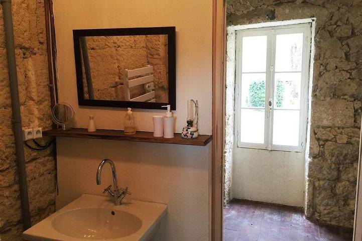 Gîte pour 4 personnes, avec piscine et jardin, animaux acceptés à Pujols (Gironde) - 4