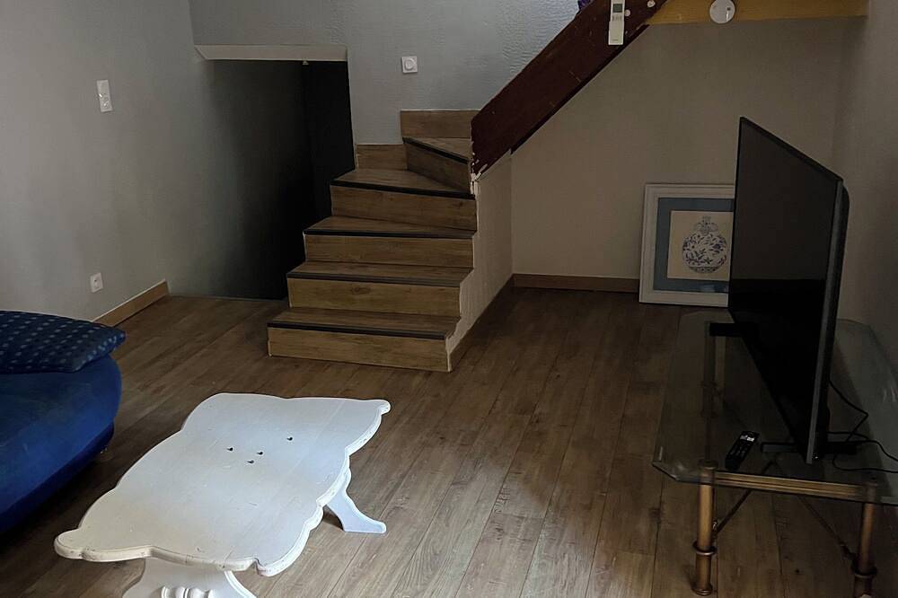 Entire apartment, Appartement Avec Terrasse de Caromb Proche Mont Ventoux in Caromb, Parc naturel régional du Mont-Ventoux