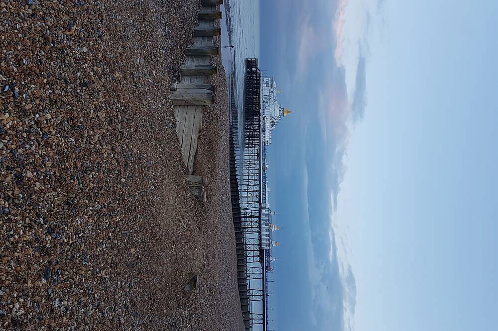 Entire apartment, Apartment on the Seaside opposite the Pier. in Eastbourne, East Sussex