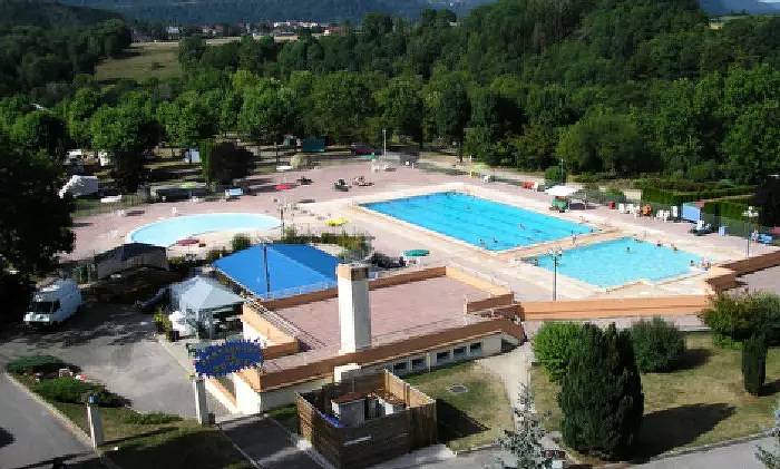 Camping pour 6 personnes, avec piscine et terrasse dans le Jura - 2