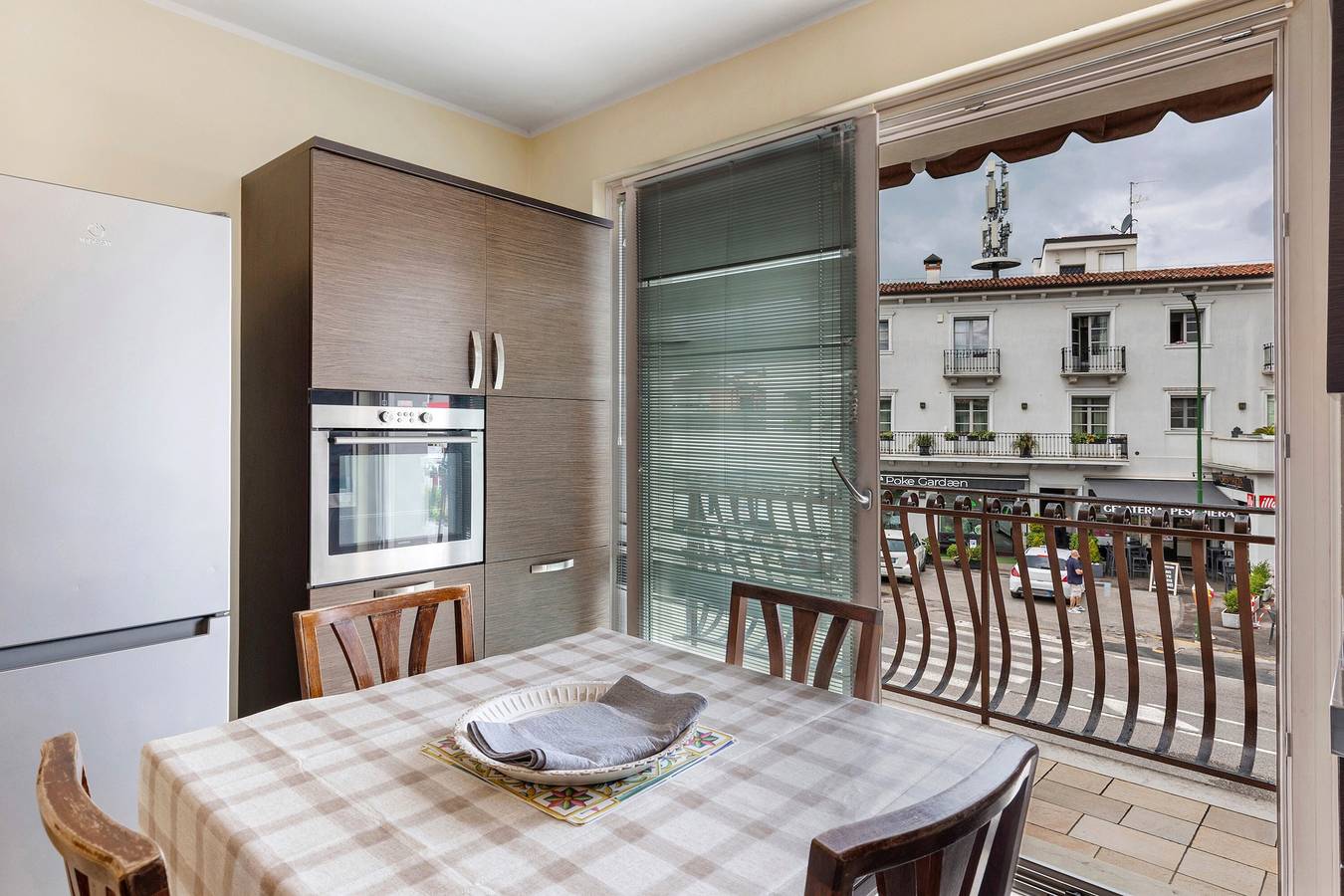 Appartamento intero, Appartamento 'Venezia' con Wi-Fi e aria condizionata in Peschiera del Garda, Prealpi Gardesane