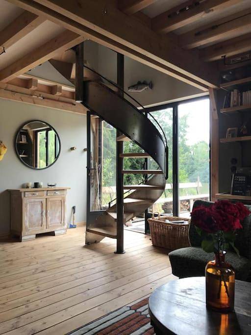 Gîte pour 4 personnes, avec Terrasse et Jardin ainsi que Vue sur le lac et Vue dans Feings - 4