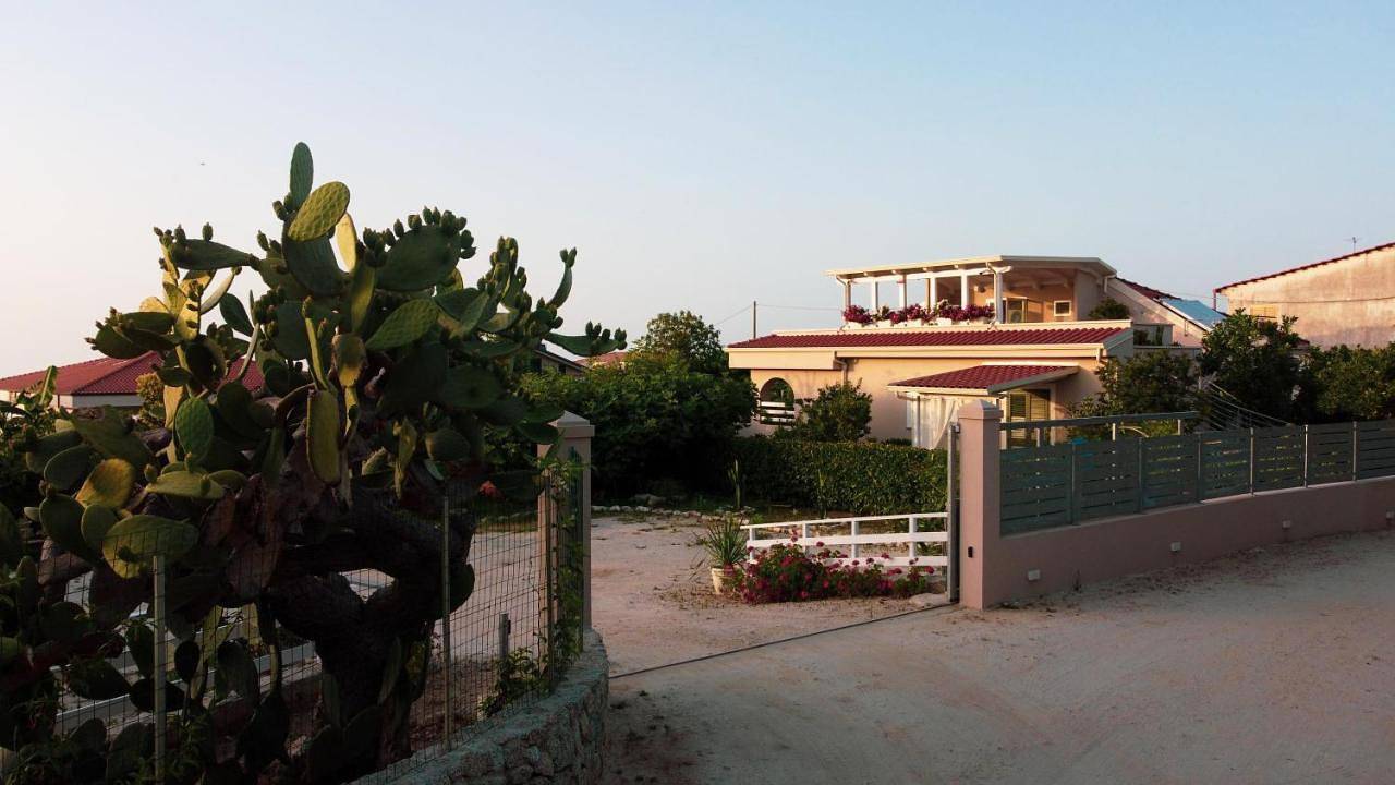 Double Room with Patio in Spiaggia Michelino, Parghelia