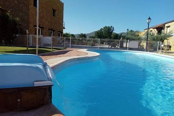 Cottage for 6 people, with pool and garden as well as hot tub - 1