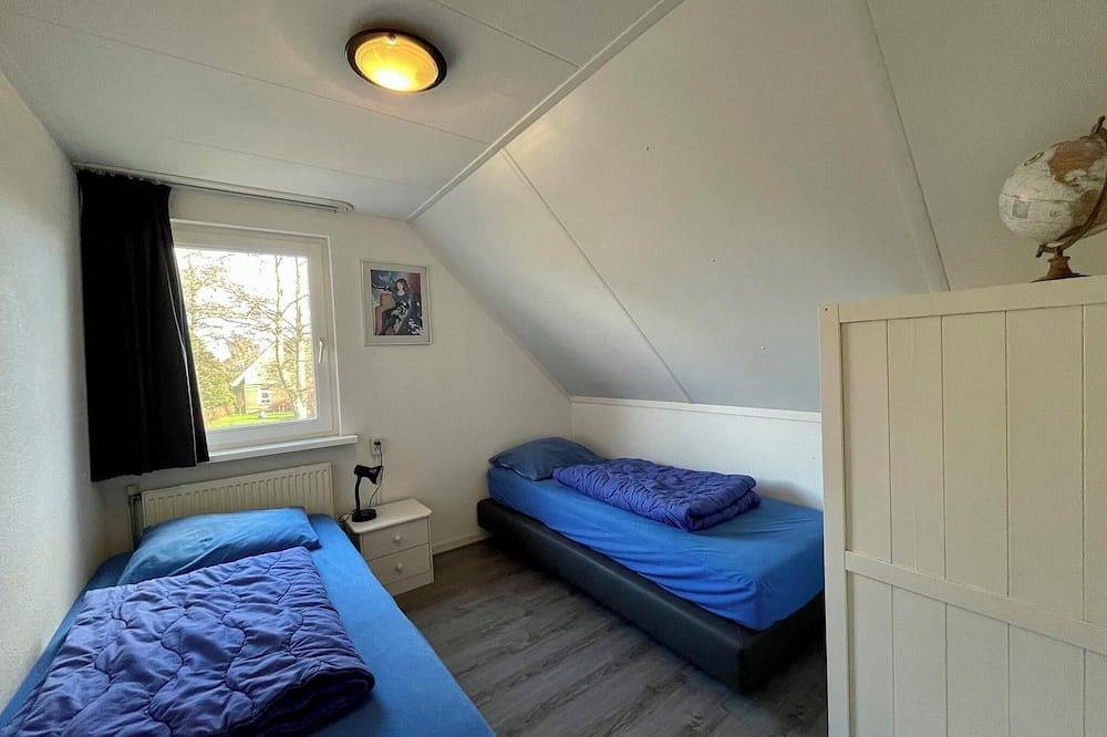 Bungalow for 6 persons with 3 bedrooms in Medemblik, Ijsselmeer