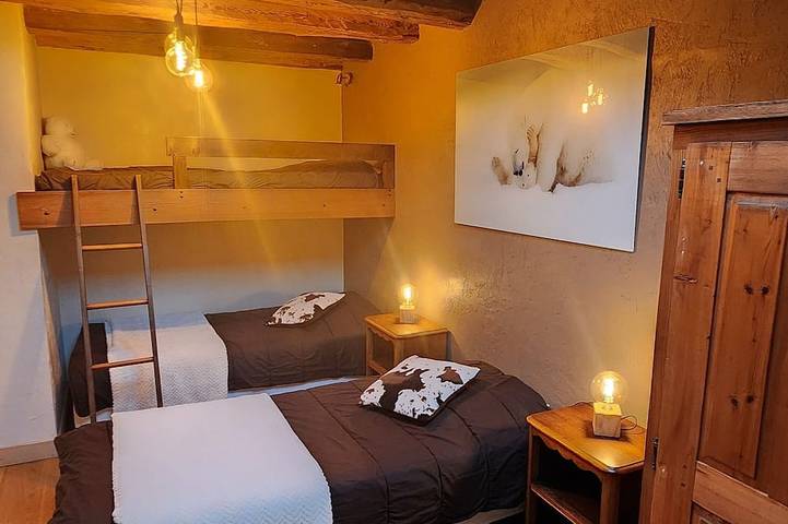 Gîte pour 5 personnes, avec jardin et terrasse, animaux acceptés à Vallorcine - 4