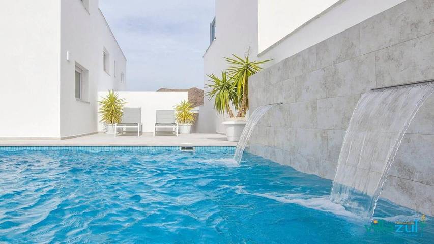 Chalet para 9 personas, con jacuzzi además de jardín y piscina - 1