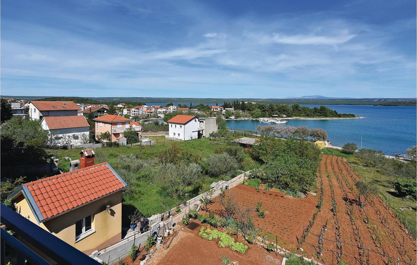 Ganze Ferienwohnung, Ferienwohnung für 6 Personen mit Terrasse in Raslina, Šibenik-Knin