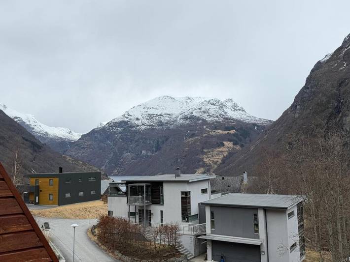 Gîte pour 6 personnes, avec terrasse et vue dans Geiranger