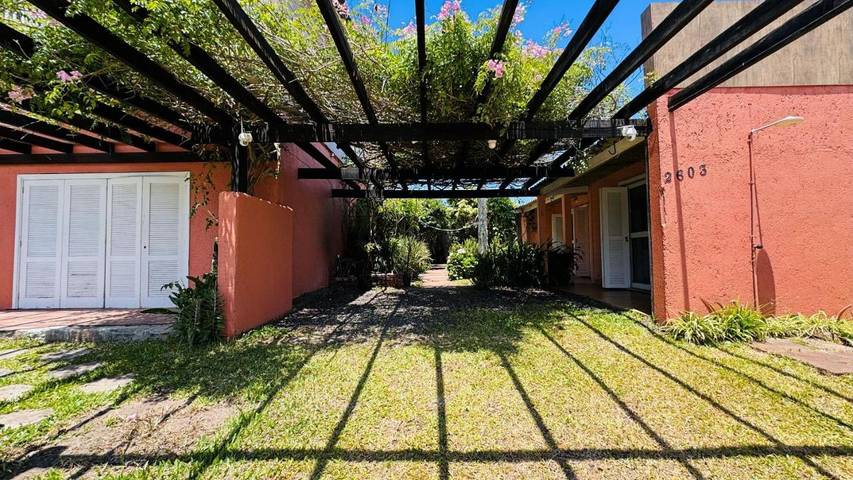 Casas e apartamentos de temporada para 3 pessoas, com jardim no Litoral Gaúcho