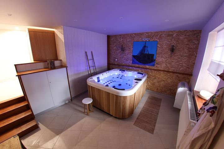Gîte pour 6 personnes, avec sauna ainsi que terrasse et jacuzzi