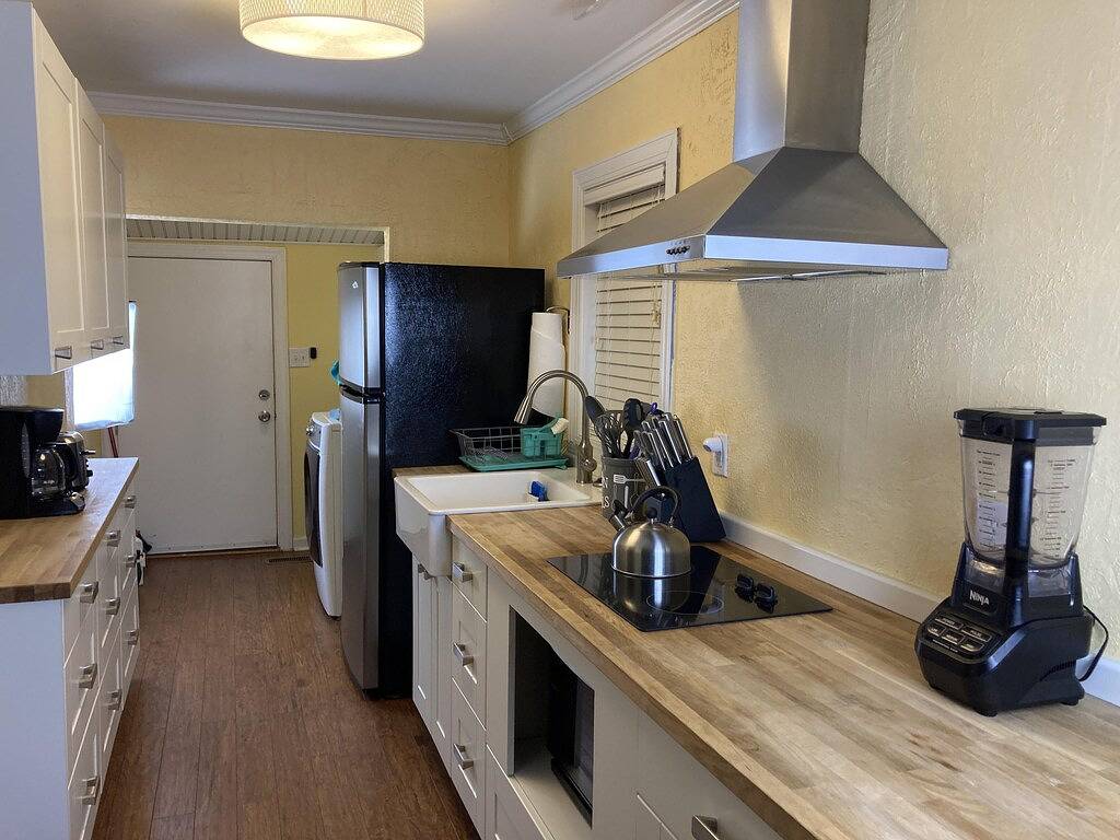 Beach Cottage With Private Home Gym 2 Blocks From The Beach in Kure Beach, Pleasure Island