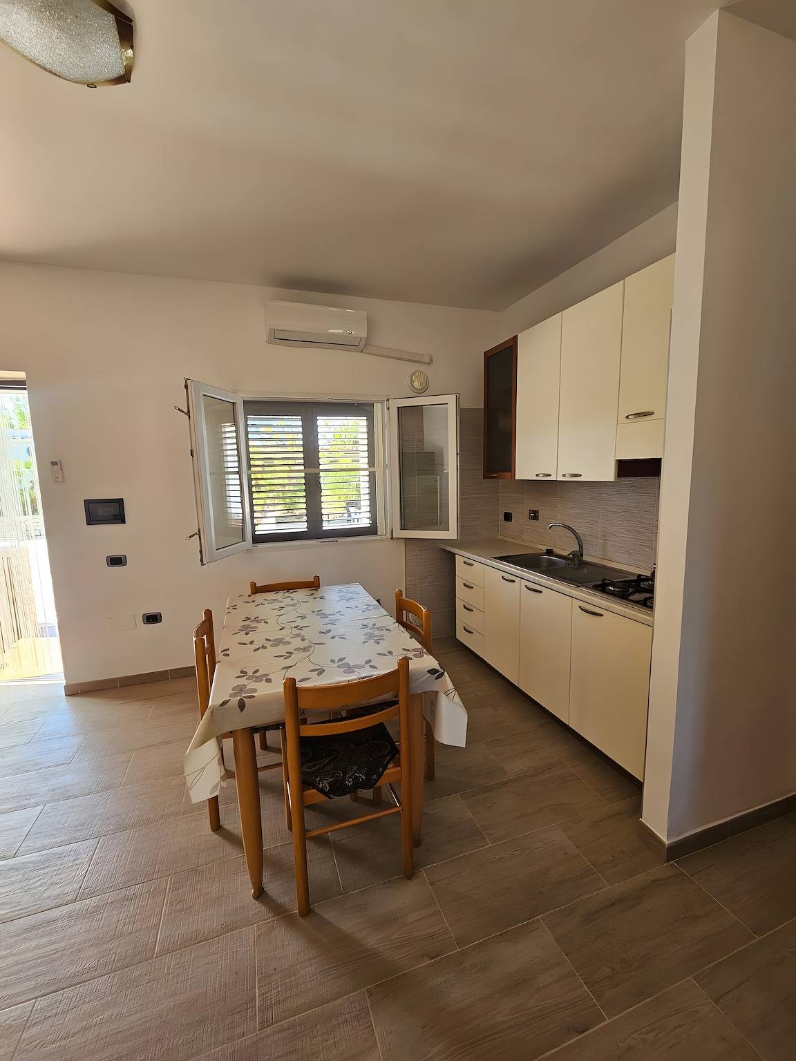 Casa Vacacional 'Trilocale' con Terraza Privada, Jardín Compartido y Aire Acondicionado in Vieste, Gargano