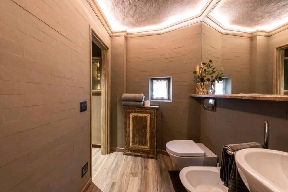 Charming Apartment in the Center of Florence in Florence city center, Florence