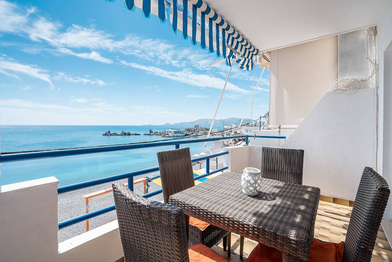 Hel leilighet, Dorothy's Seaview Apartment with Sea View and Wi-Fi in Charaki, Rhodos