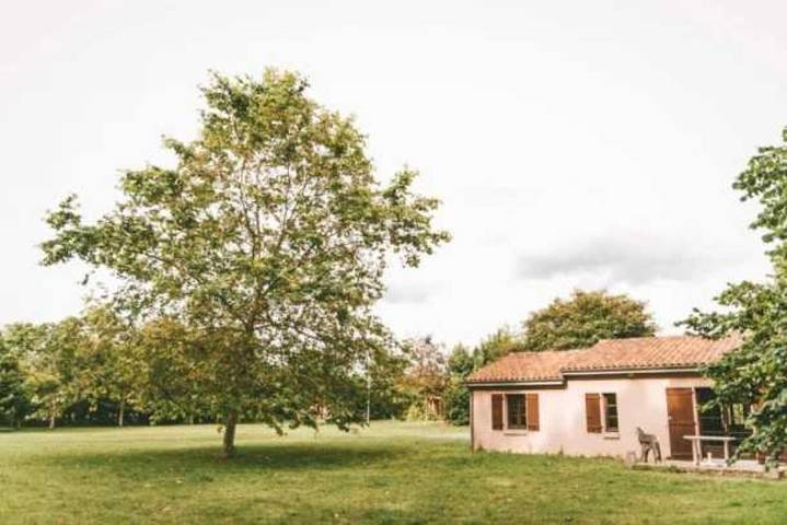 Camping pour 6 personnes, avec Terrasse à Vienne (France)