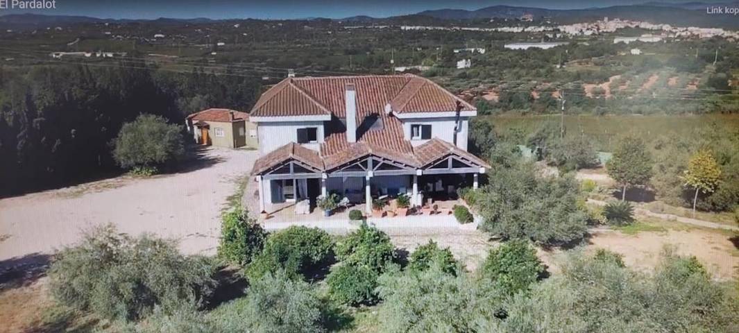 Chambre d’hôte pour 6 personnes, avec jardin ainsi que vue et piscine à Càlig