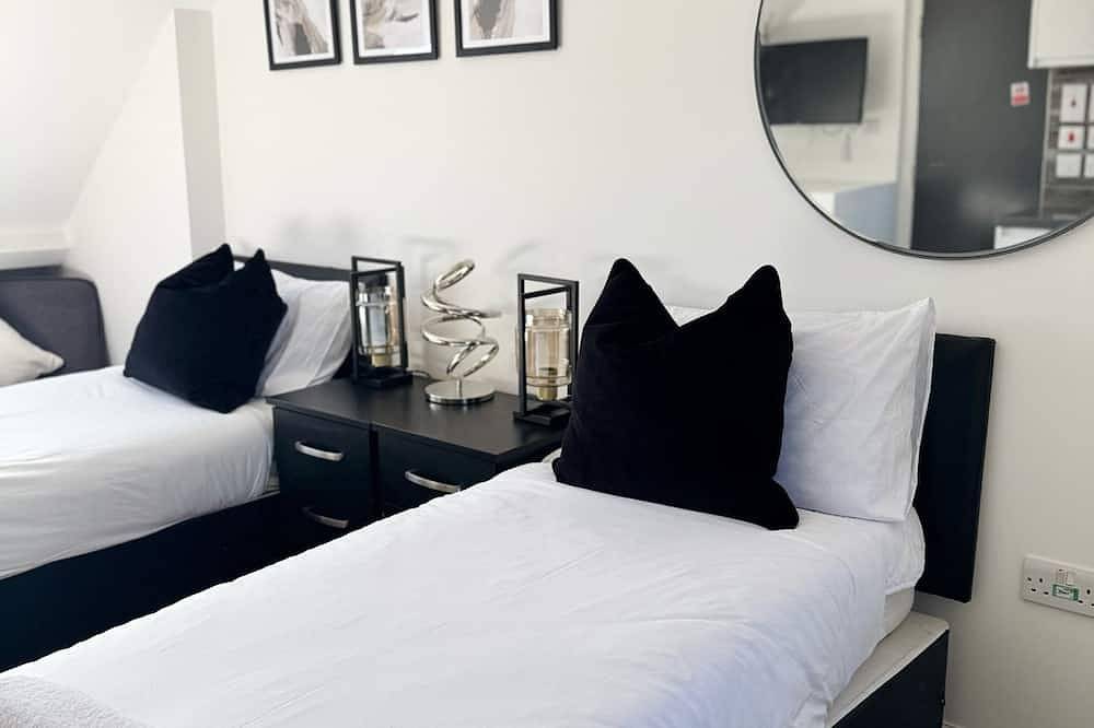 Ensuite Deluxe Room with Shower in London, South East England